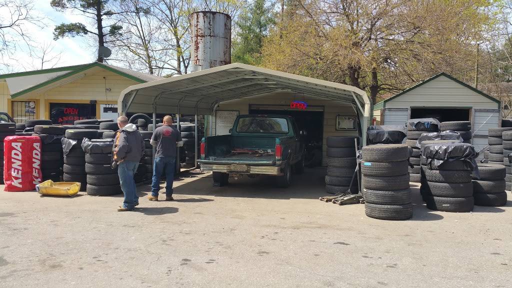 Angel Tire Shop and Latino Store | restaurant | 3721 Sweeten Creek Rd, Arden, NC 28704, USA | 8282804037 OR +1 828-280-4037