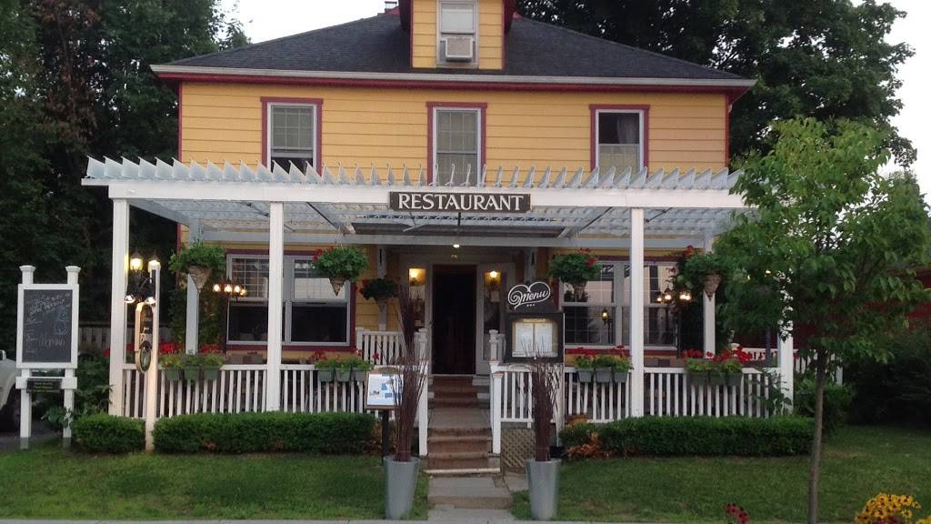 Restaurant La Pérouse | restaurant | 671 Rue Shefford, Bromont, QC J2L 1C2, Canada | 4505345557 OR +1 450-534-5557