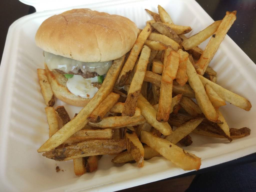 Fryes Store | restaurant | 1642 E Main St, Center Conway, NH 03813, USA | 6034472955 OR +1 603-447-2955