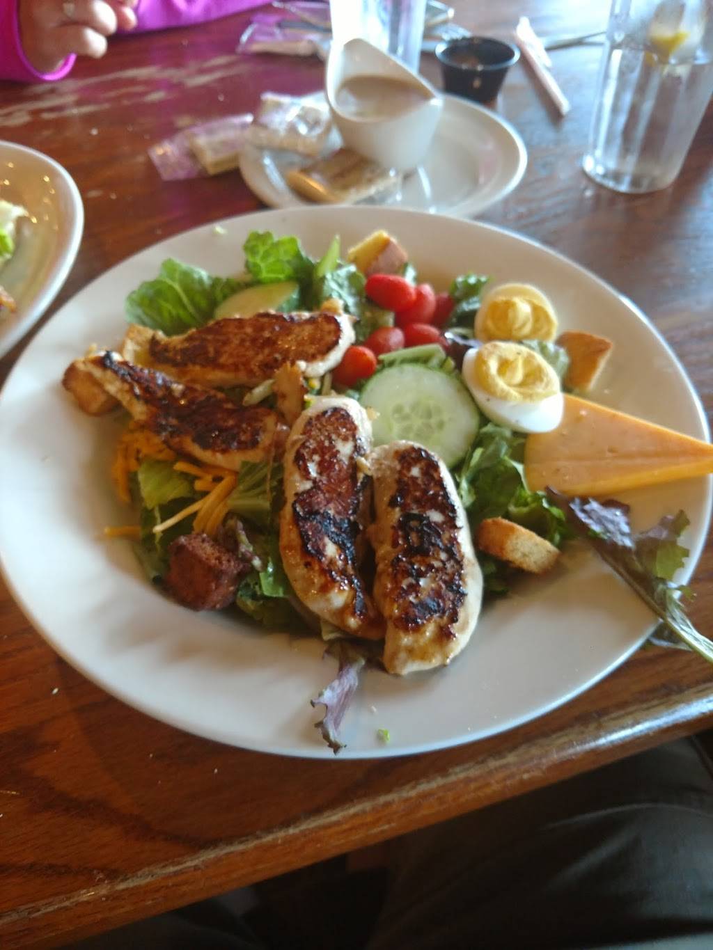 Cracker Barrel Old Country Store | restaurant | 1717 NC-67, Jonesville, NC 28642, USA | 3368356011 OR +1 336-835-6011