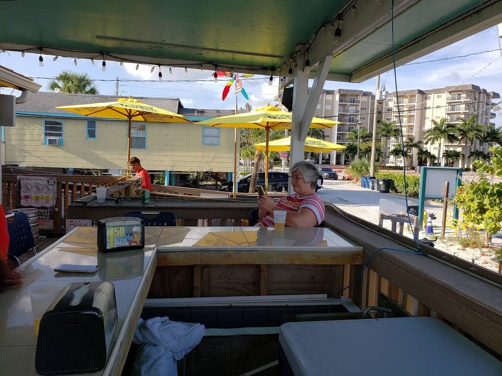 Wicked Wings Beach Bar and Grill | restaurant | 61 Avenue C, Fort Myers Beach, FL 33931, USA | 2397659647 OR +1 239-765-9647