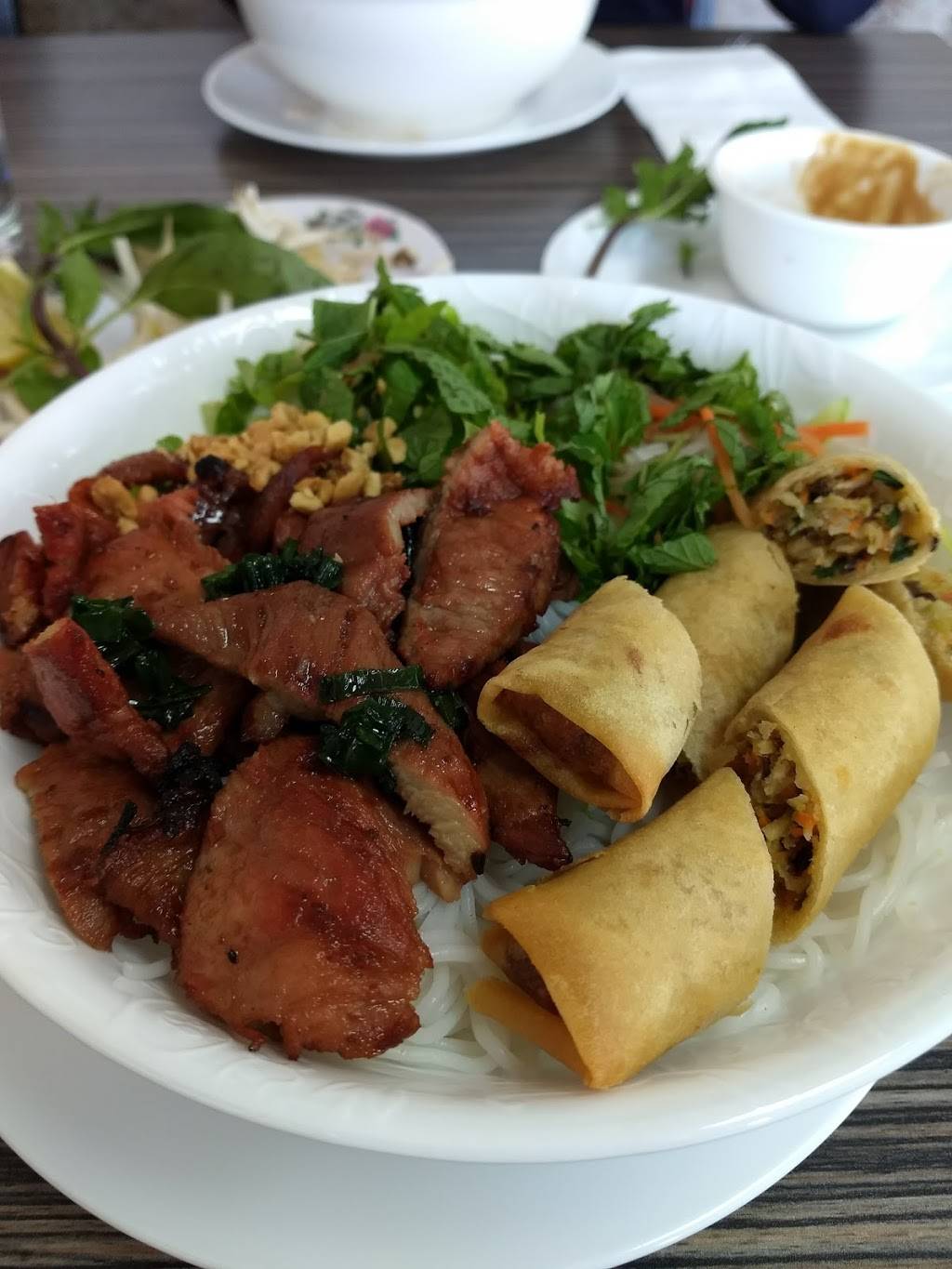 Pho Lucky | restaurant | 275 9th St, San Bernardino, CA 92410, USA | 9093810235 OR +1 909-381-0235