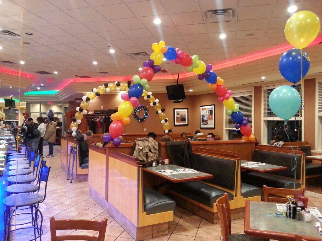 Omega Diner & Cafe | restaurant | 1337 US-1, North Brunswick Township, NJ 08902, USA | 7327452628 OR +1 732-745-2628
