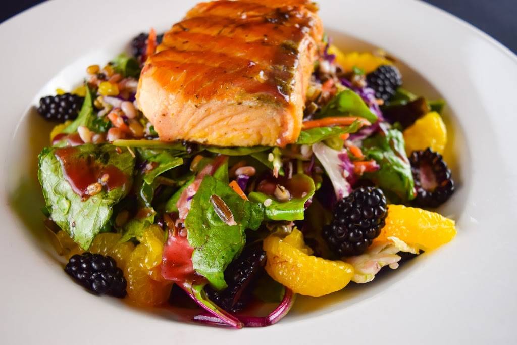 Sazs State House | restaurant | 5539 W State St, Milwaukee, WI 53208, USA | 4144532410 OR +1 414-453-2410