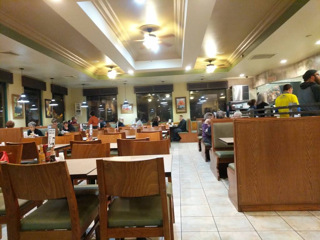 Farmer Boys | restaurant | 41300 Kalmia St, Murrieta, CA 92562, USA | 9513049400 OR +1 951-304-9400