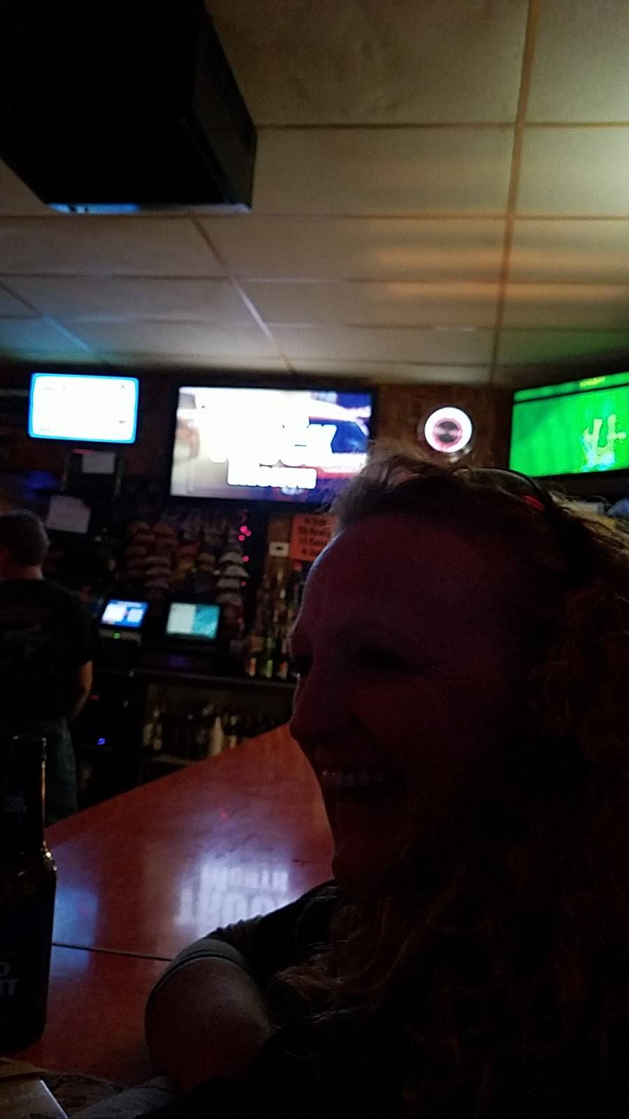 Hanks Place Bar & Grill | restaurant | 378 OH-7, Powhatan Point, OH 43942, USA | 7407954122 OR +1 740-795-4122