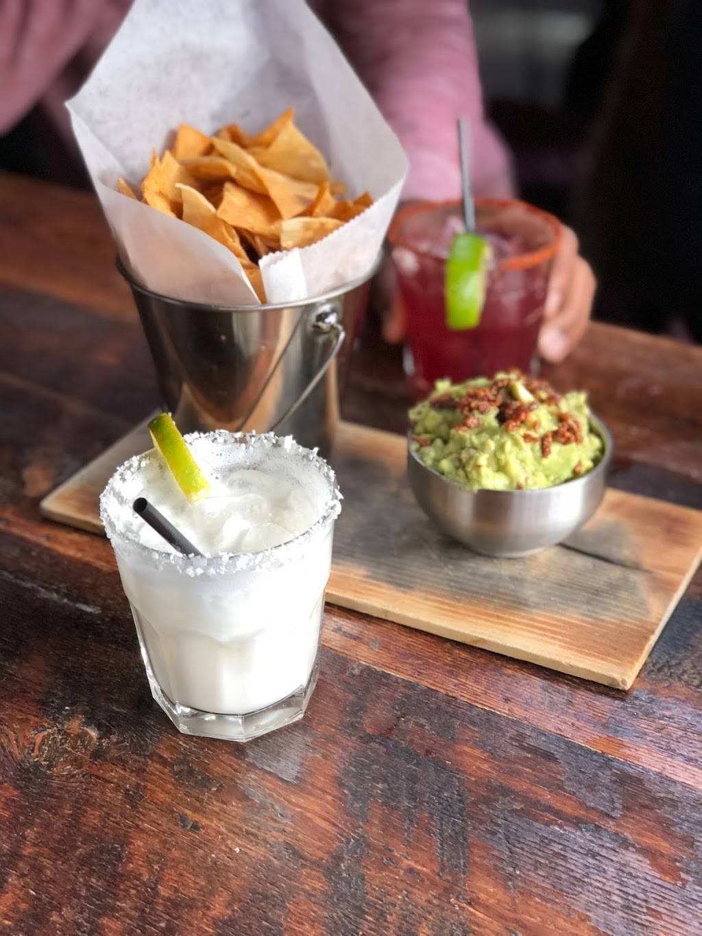 Loco Taqueria & Oyster Bar | restaurant | 412 W Broadway, Boston, MA 02127, USA | 6179175626 OR +1 617-917-5626