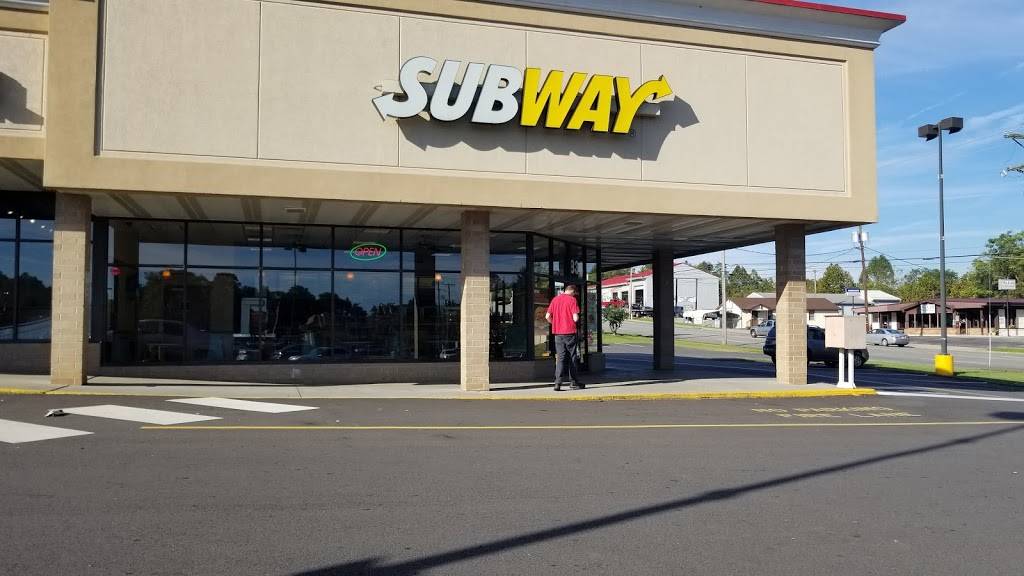 Subway | restaurant | 838 Tanyard Rd, Rocky Mount, VA 24151, USA | 5404831711 OR +1 540-483-1711