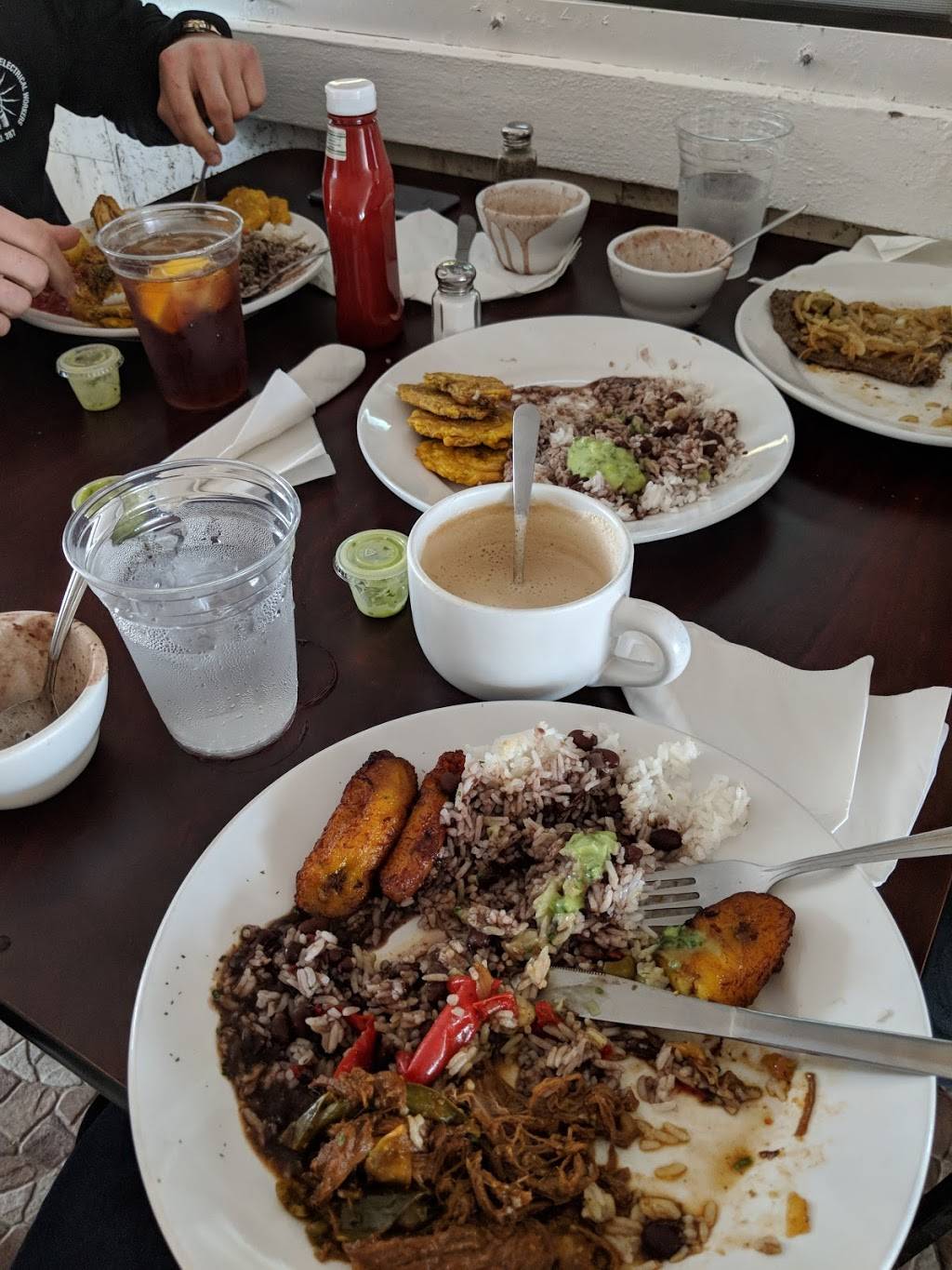 Juana La Cubana Cafe | restaurant | 3308 Griffin Rd, Fort Lauderdale, FL 33312, USA | 9549858899 OR +1 954-985-8899