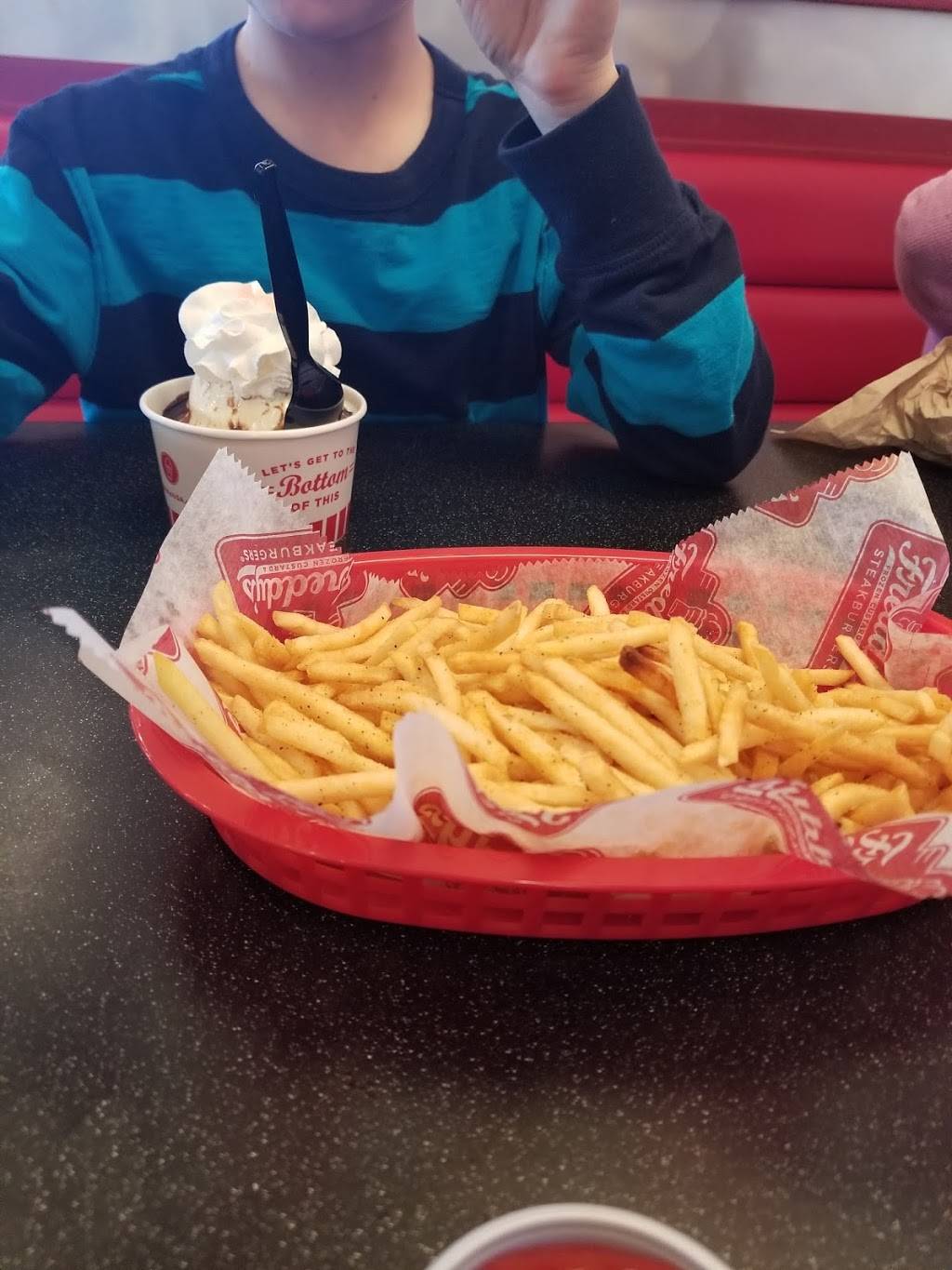Freddys Frozen Custard & Steakburgers | restaurant | 4735 W 25th St, Greeley, CO 80634, USA | 9707022985 OR +1 970-702-2985