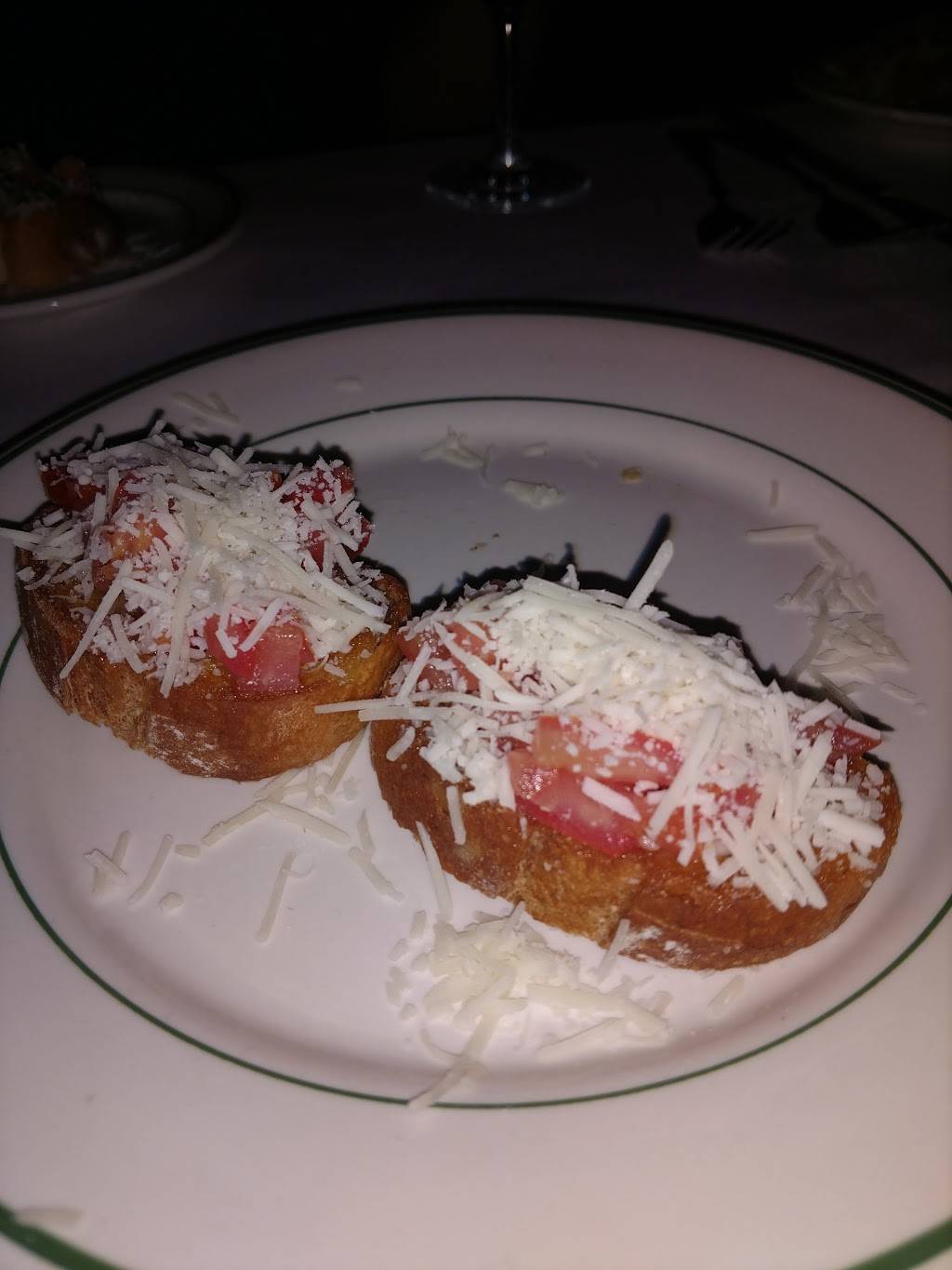 Chiantis | restaurant | 201 S 3rd St, Geneva, IL 60134, USA | 6302320212 OR +1 630-232-0212