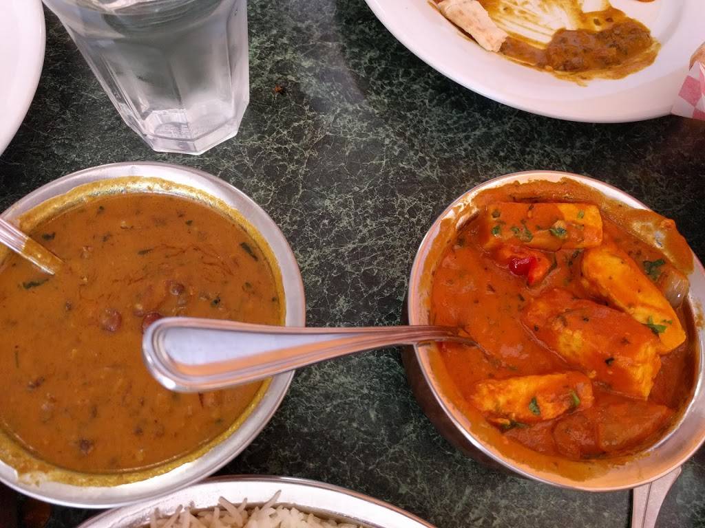 Indian Hut Restaurant | restaurant | 3 Mountain St, Grimsby, ON L3M 3J5, Canada | 2893360718 OR +1 289-336-0718