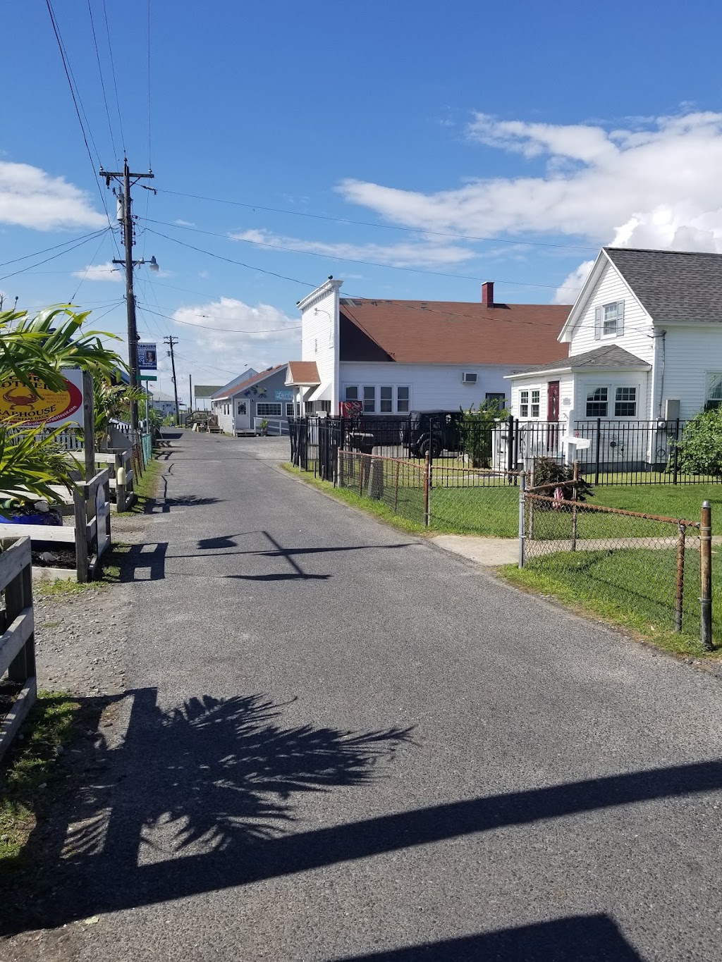 Fishermans Corner | restaurant | 4419 Long Bridge Rd, Tangier, VA 23440, USA | 7578912900 OR +1 757-891-2900