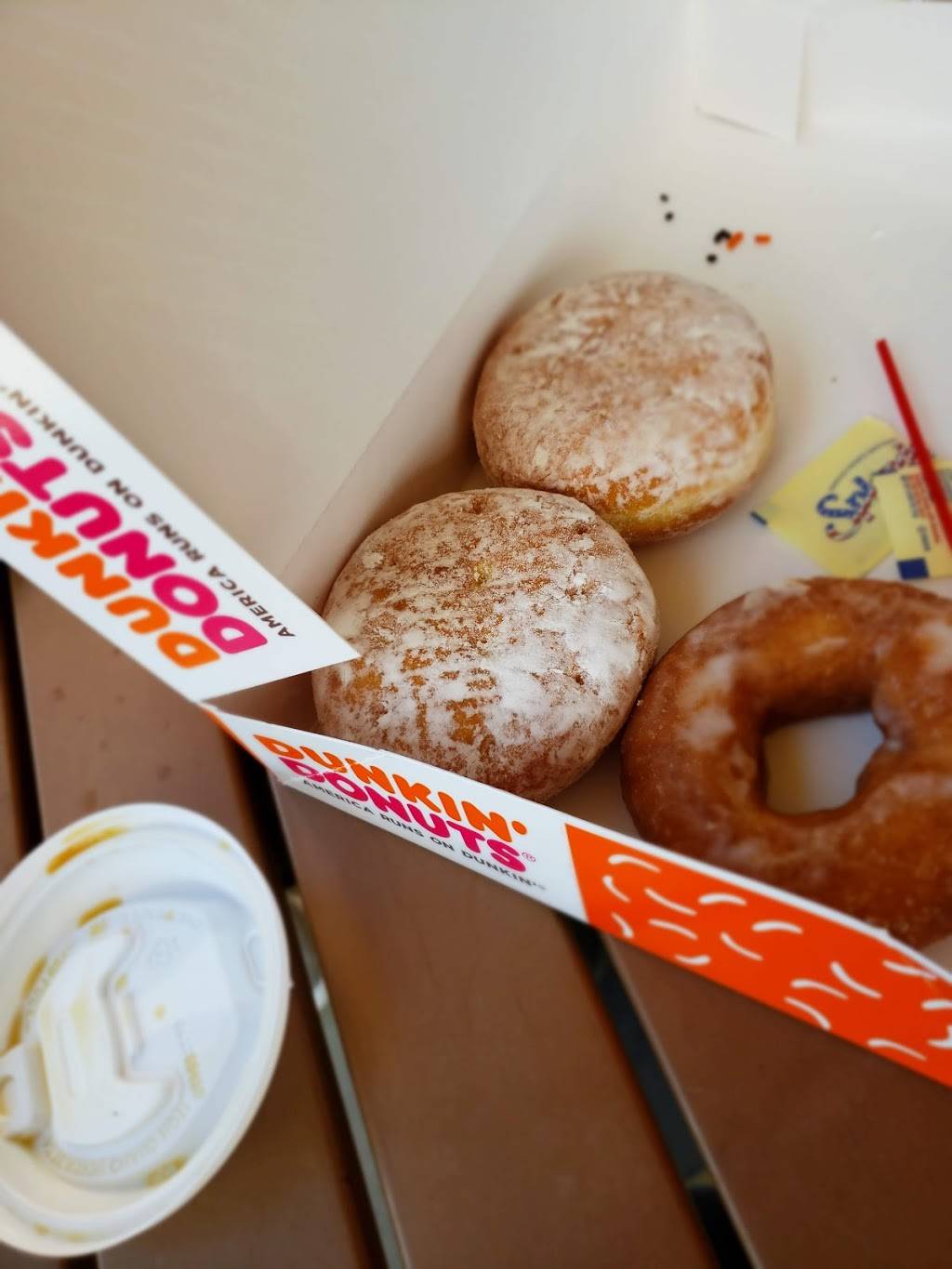 Dunkin | cafe | 26441 Bouquet Canyon Rd Suite A4, Santa Clarita, CA 91350, USA | 6612633763 OR +1 661-263-3763