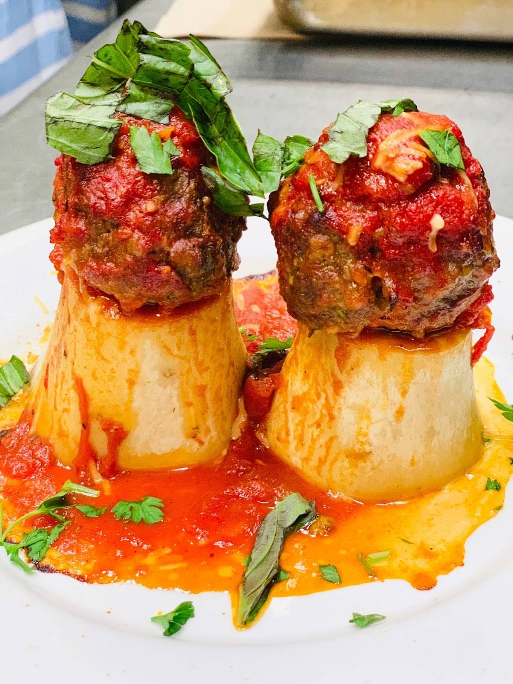 Bistro Baffi | restaurant | 15217 21st Ave SW, Burien, WA 98166, USA | 2069069517 OR +1 206-906-9517