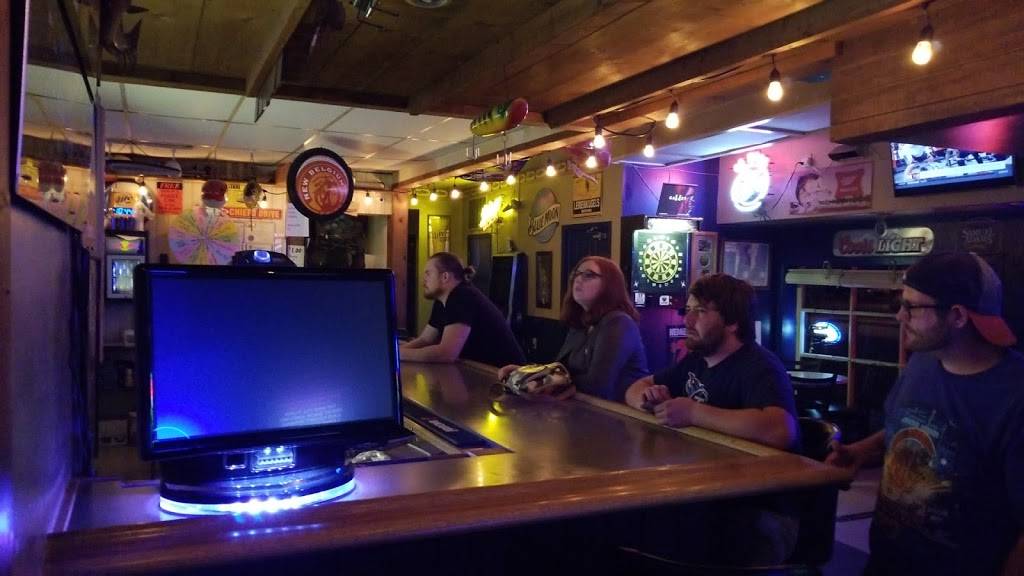 Lunkers | restaurant | 104 S Linden St, Normal, IL 61761, USA | 3094513474 OR +1 309-451-3474