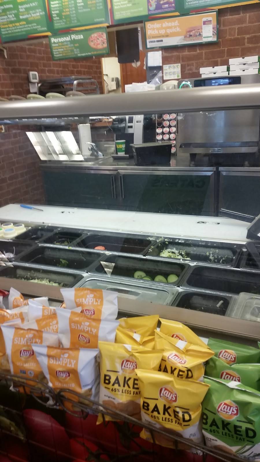 Subway | restaurant | W62N202 Washington Ave, Cedarburg, WI 53012, USA | 2623775202 OR +1 262-377-5202