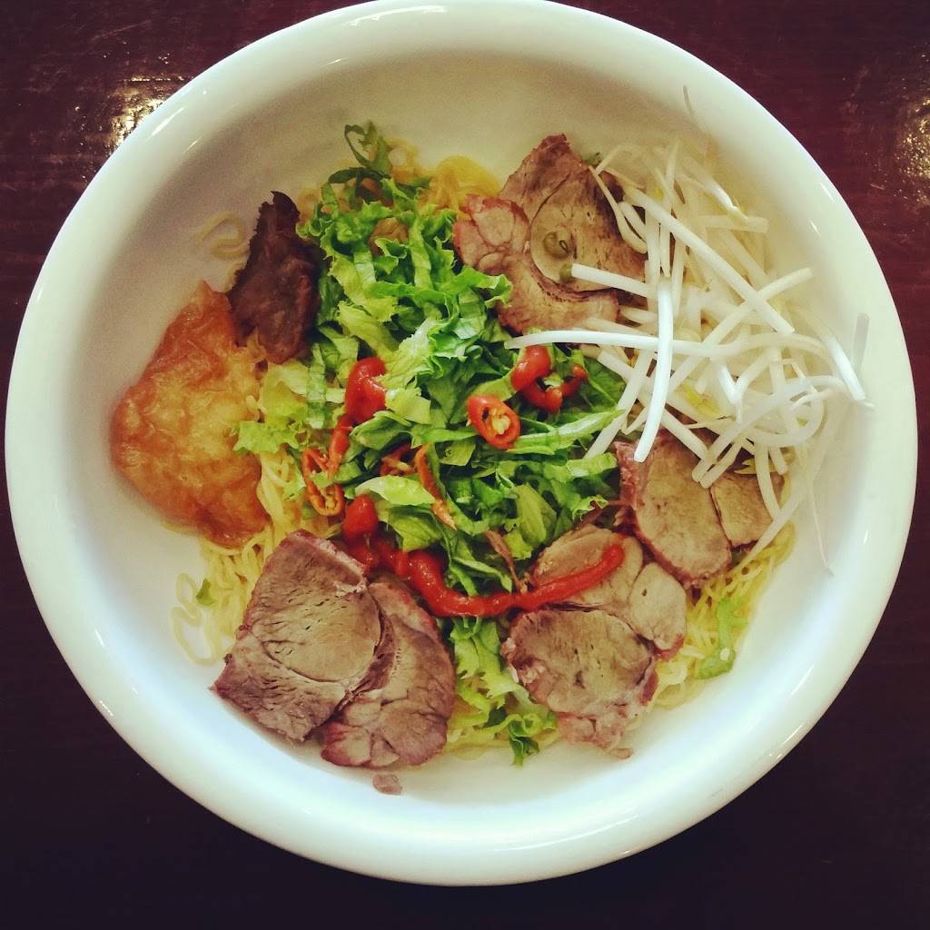Pho Loan | restaurant | 1114 W Argyle St, Chicago, IL 60640, USA | 7733344500 OR +1 773-334-4500