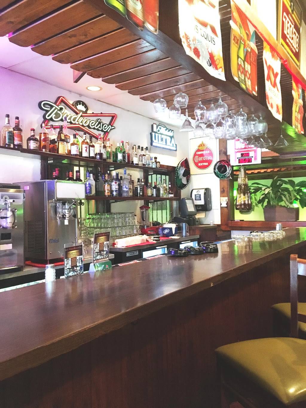 Lunas Mexican Restaurant | restaurant | Mainland Crossing, 9300 Emmett F Lowry Expy, Texas City, TX 77591, USA | 4099867919 OR +1 409-986-7919