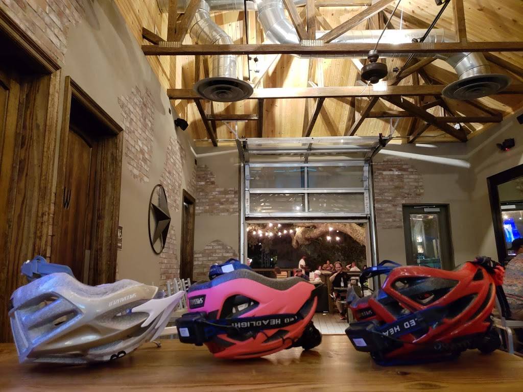 Brodys | restaurant | 104 N Parking Pl, Lake Jackson, TX 77566, USA | 9792669538 OR +1 979-266-9538