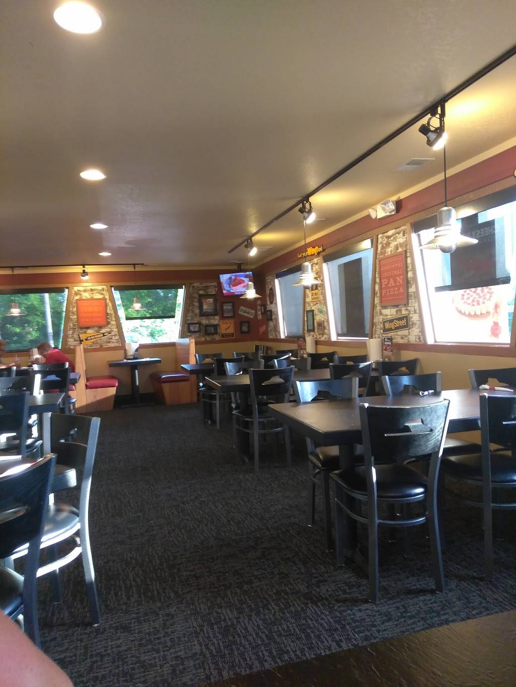 Pizza Hut | meal takeaway | 7224 Maynardville Pike, Knoxville, TN 37918, USA | 8659222154 OR +1 865-922-2154