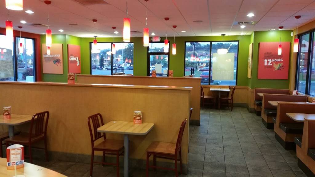 Popeyes Louisiana Kitchen | restaurant | 2616 Parkway, Pigeon Forge, TN 37863, USA | 8653654699 OR +1 865-365-4699