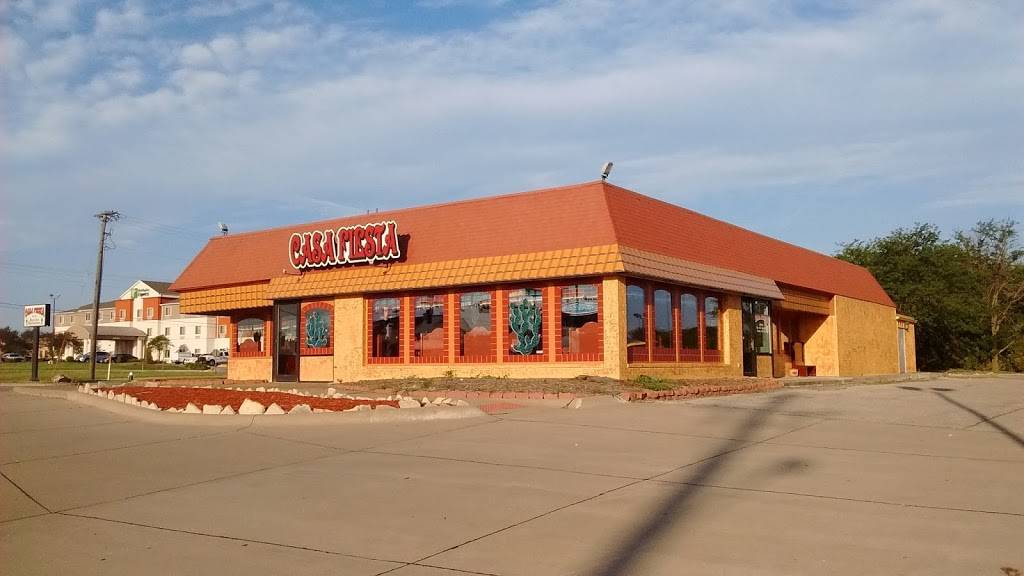 Casa Fiesta Mexican Restaurant | restaurant | 2806 Mt Pleasant St, Burlington, IA 52601, USA | 3197581111 OR +1 319-758-1111