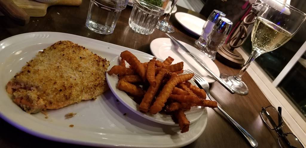 Grand Old Mill | restaurant | 7514 Barnard Mill Rd, Wonder Lake, IL 60097, USA | 8157288904 OR +1 815-728-8904