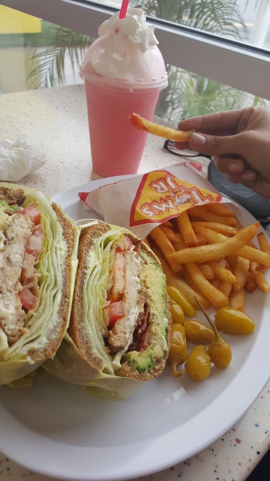 Toms Jr | meal takeaway | 9856 Atlantic Ave, South Gate, CA 90280, USA | 3235642670 OR +1 323-564-2670