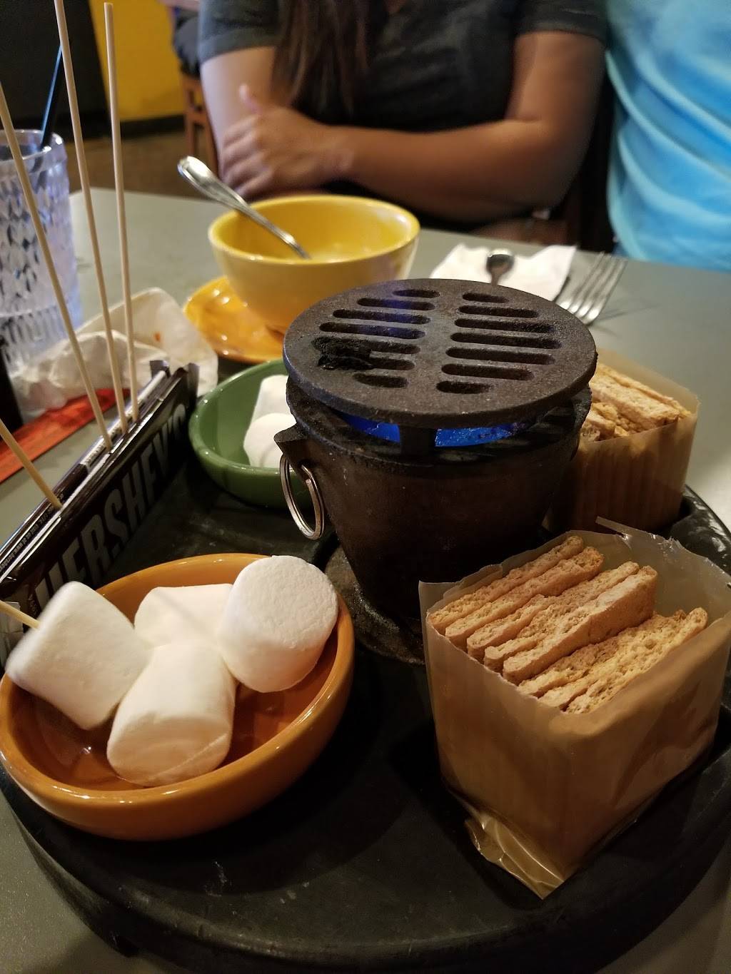 HuHot Mongolian Grill | restaurant | 990 S 72nd St, Omaha, NE 68114, USA | 4029339550 OR +1 402-933-9550