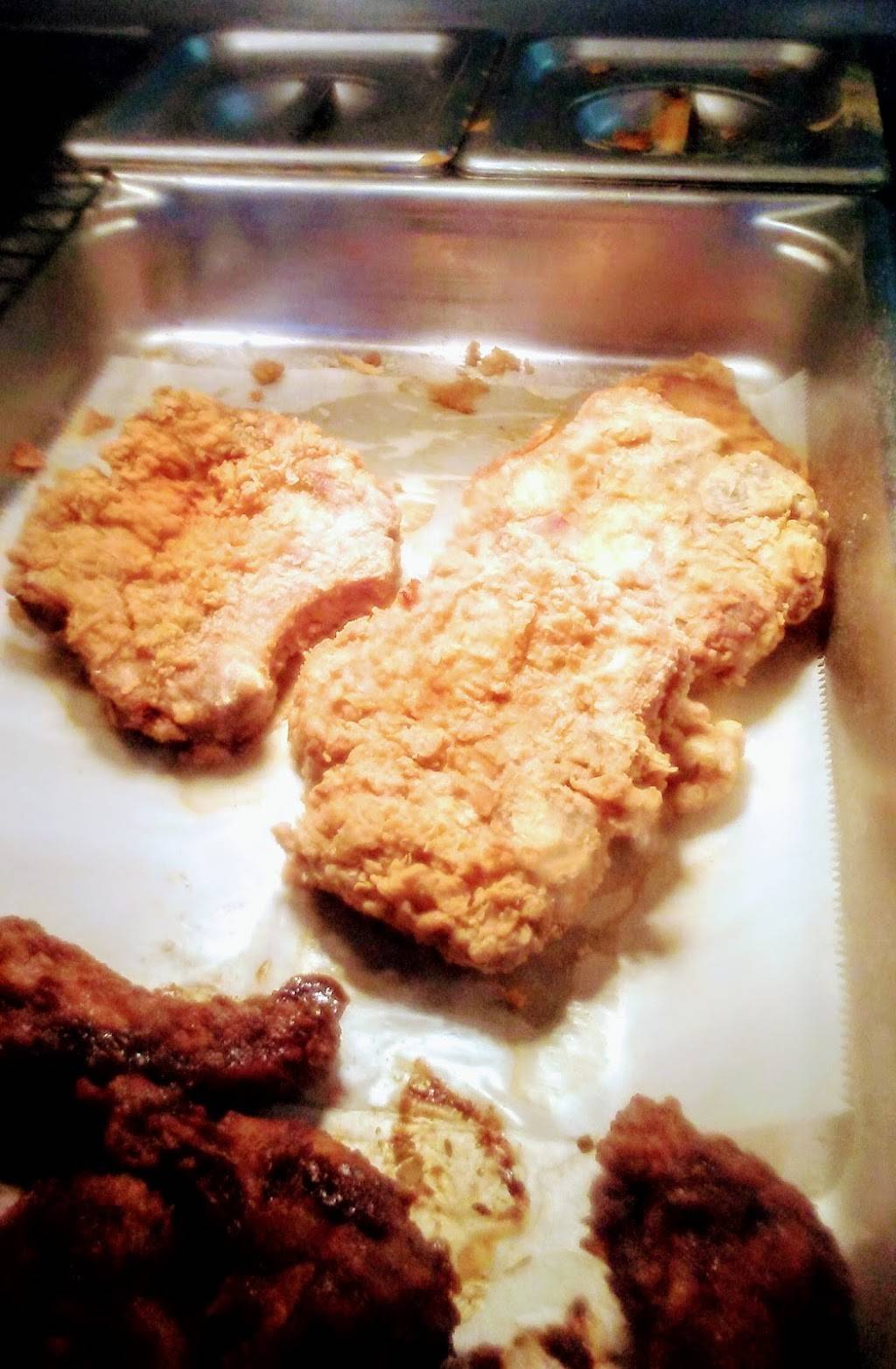 Big J & Ts | restaurant | 1829 6th Ave, Des Moines, IA 50314, USA | 5155252965 OR +1 515-525-2965