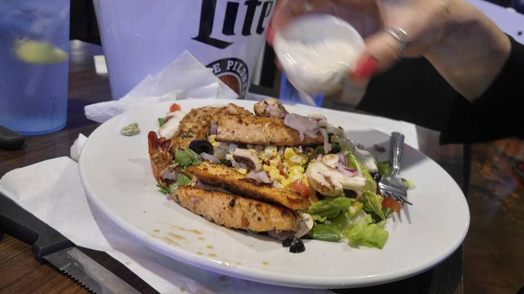 Wolfies Restaurant | restaurant | 14954 Old Hwy 105 W, Montgomery, TX 77356, USA | 9365888200 OR +1 936-588-8200