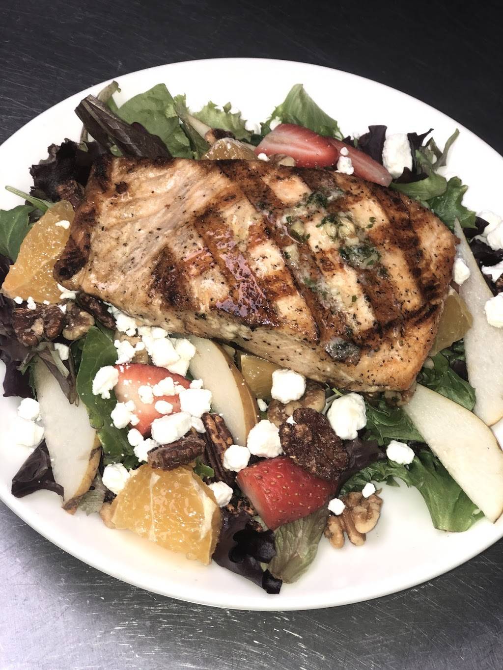 Grandpas Restaurant | restaurant | 686 Rubber Ave, Naugatuck, CT 06770, USA | 2036325950 OR +1 203-632-5950