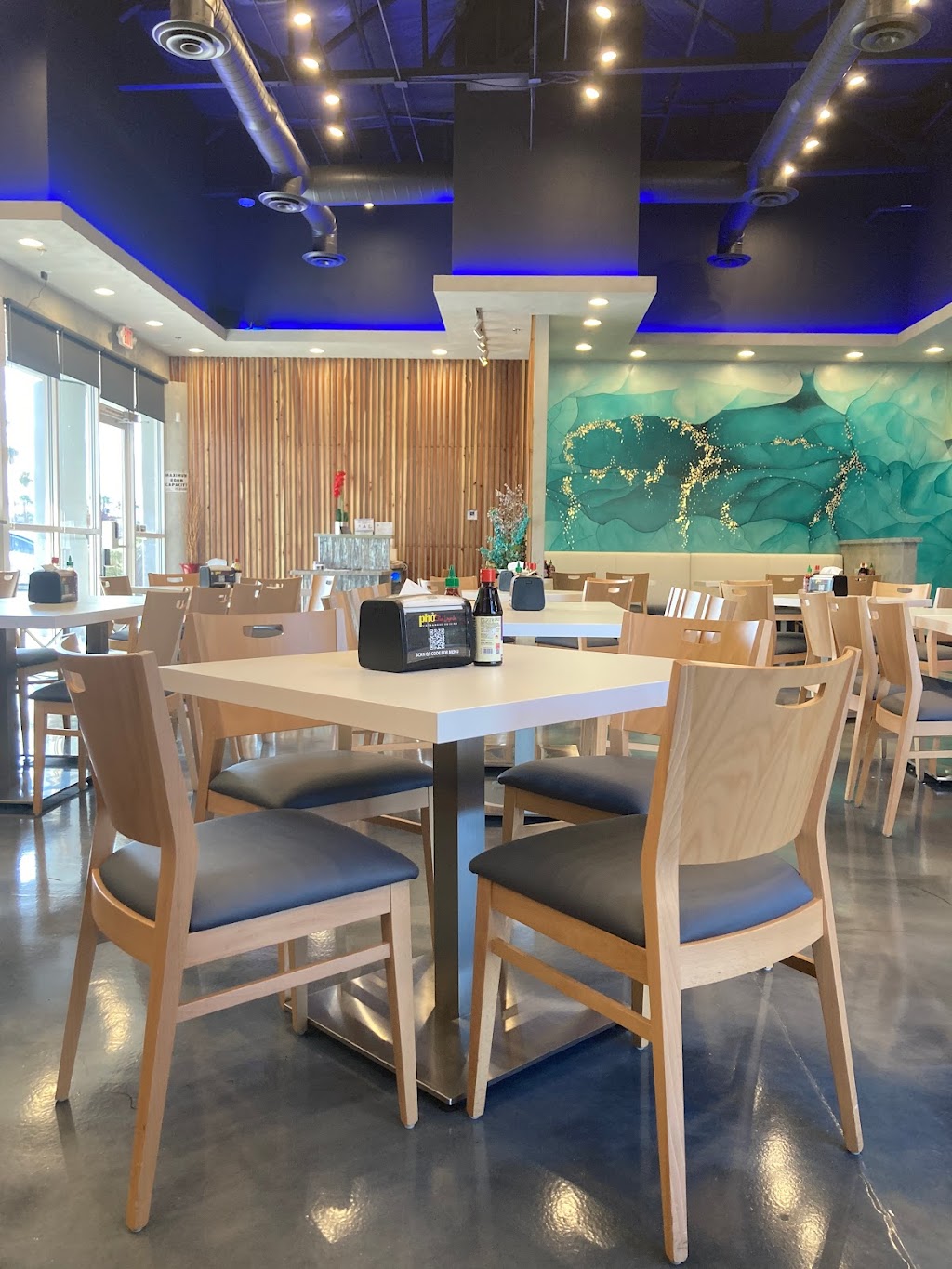 Pho Gia Lynh | restaurant | 5808 Spring Mountain Rd Suite 111, Las Vegas, NV 89146, USA | 7023311230 OR +1 702-331-1230