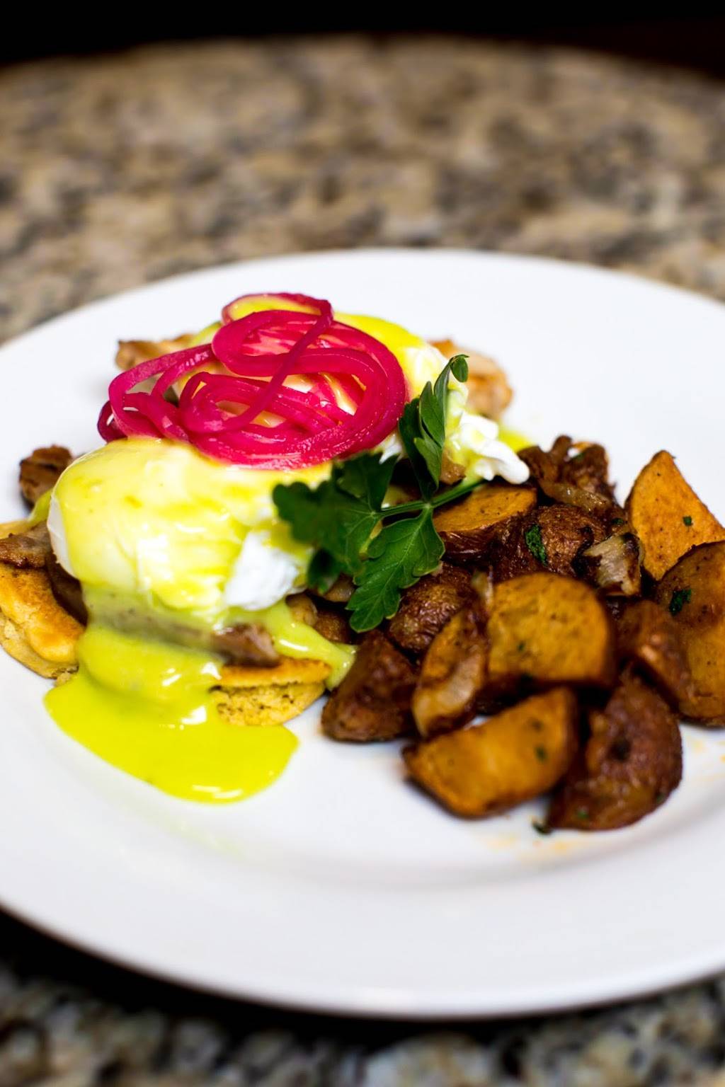 Trevis Grille | restaurant | 100 S 12th St, Richmond, VA 23219, USA | 8043447000 OR +1 804-344-7000