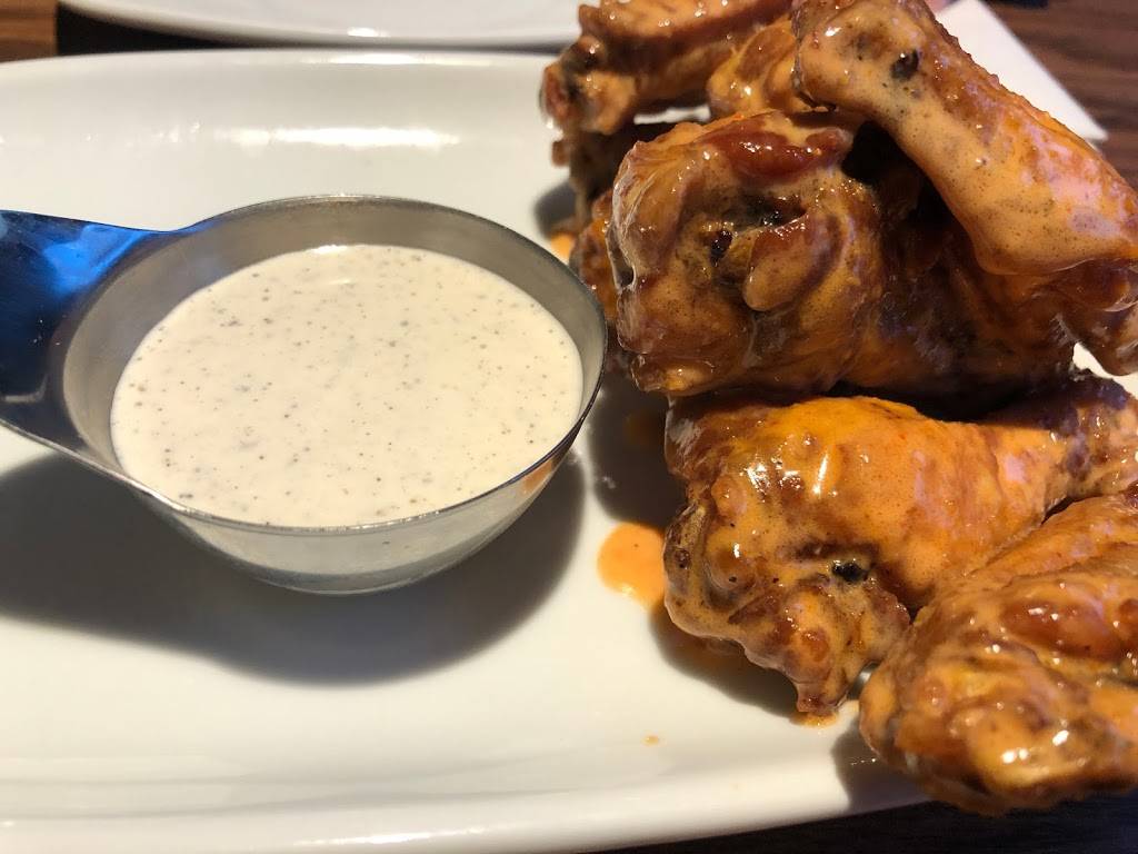 State & Main Kitchen & Bar | restaurant | 301 Hays Blvd, Oakville, ON L6H 6Z3, Canada | 2898131772 OR +1 289-813-1772