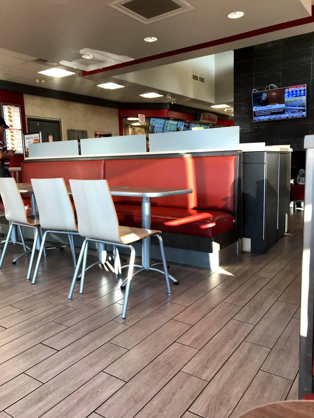 Wendys | restaurant | 44 Britannia Rd E Unit A, Mississauga, ON L5K 2R8, Canada | 9057124312 OR +1 905-712-4312