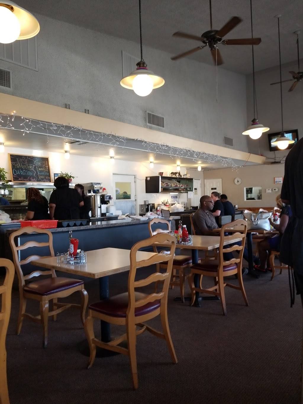 Mary Stewarts Southern Soul Food | restaurant | 215 E Valley Blvd, Rialto, CA 92376, USA | 9095620162 OR +1 909-562-0162