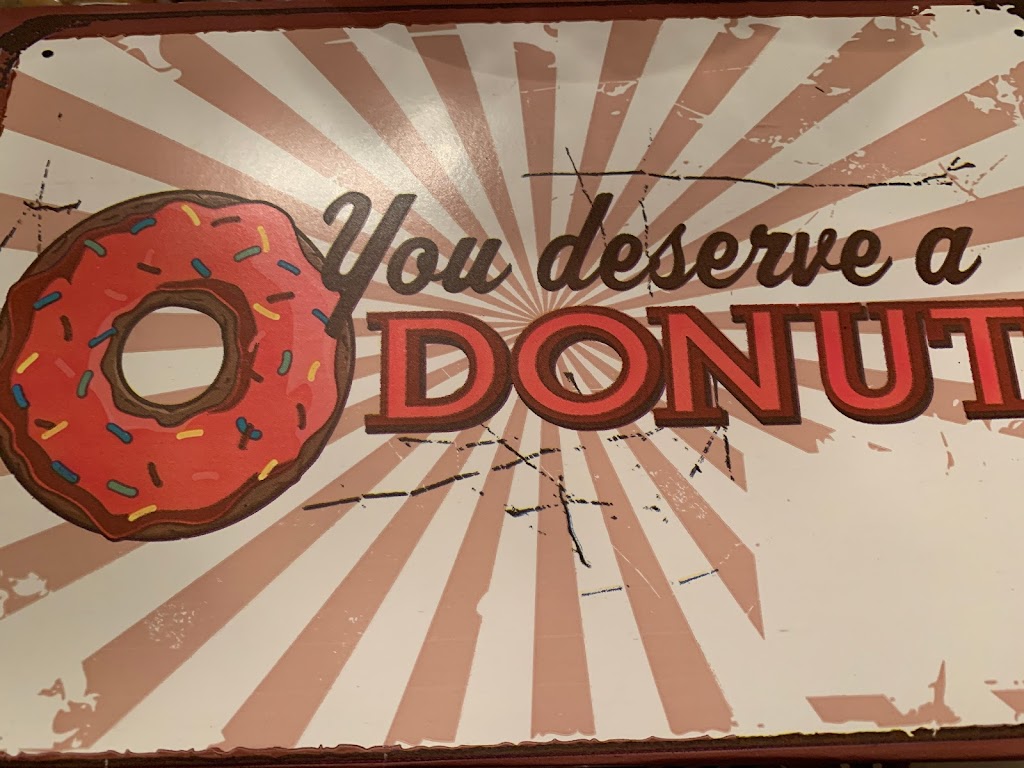 Scarlets Donuts | bakery | 805 E Bankhead St Suite A, New Albany, MS 38652, USA | 6625397386 OR +1 662-539-7386