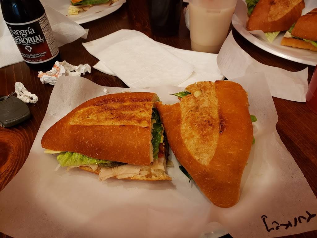 Qué Tortas! | restaurant | Vista, CA 92083, USA | 7602953642 OR +1 760-295-3642