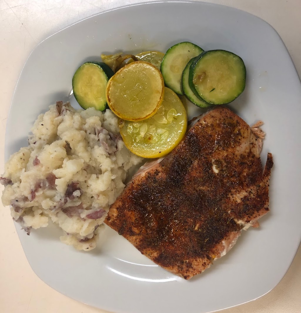 Rockwood Bar & Grill | restaurant | 3628 Rockwood Rd, Rockwood, ME 04478, USA | 2075340202 OR +1 207-534-0202