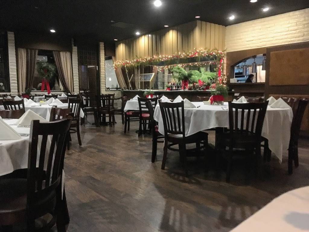 Mr Cs Supper Club | restaurant | 282 W View Point Dr, Nogales, AZ 85621, USA | 5202819000 OR +1 520-281-9000