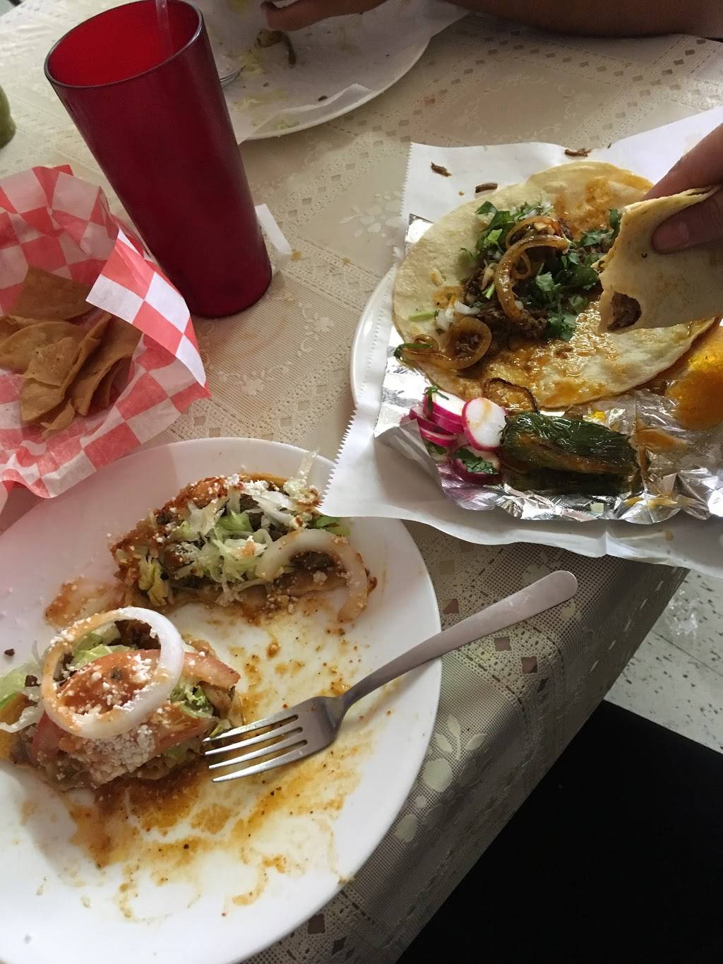 Birrieria El Chalan | restaurant | 4516 S 24th St, Omaha, NE 68107, USA | 4027342488 OR +1 402-734-2488