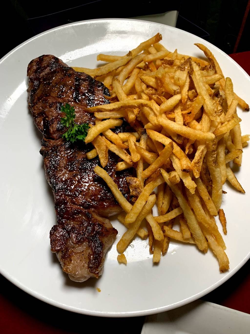 Le Monde | restaurant | 2885 Broadway, New York, NY 10025, USA | 2125313939 OR +1 212-531-3939