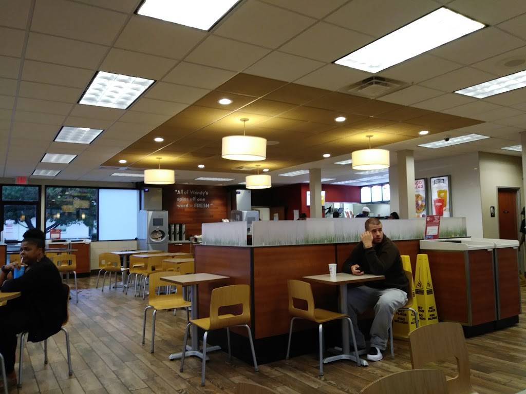 Wendys | restaurant | 140 N Dupont Hwy, New Castle, DE 19720, USA | 3023283037 OR +1 302-328-3037