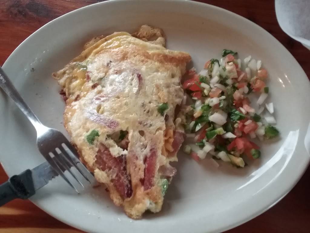 La Familia | restaurant | 300 N Texas Ave, Bryan, TX 77803, USA | 9798229192 OR +1 979-822-9192