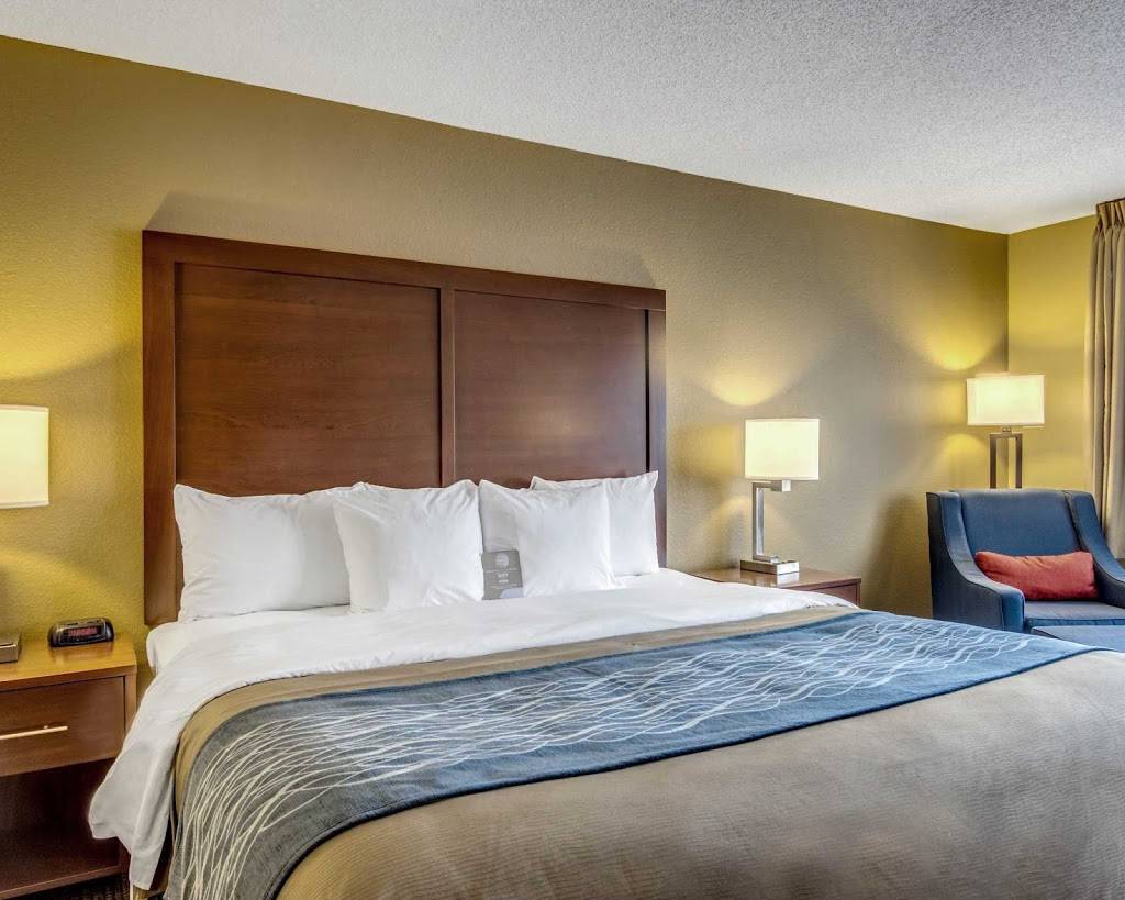 Comfort Inn & Suites | restaurant | 1415 Port Washington Rd, Grafton, WI 53024, USA | 2623871180 OR +1 262-387-1180