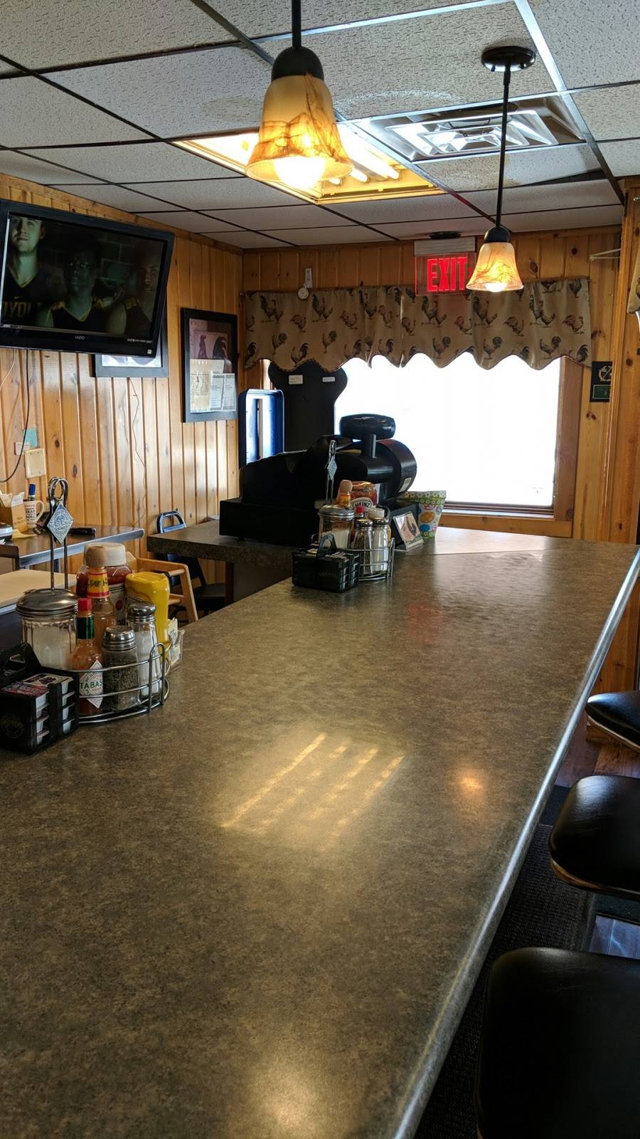 Lees | restaurant | 4128 14th Ave, Rock Island, IL 61201, USA | 3095580097 OR +1 309-558-0097