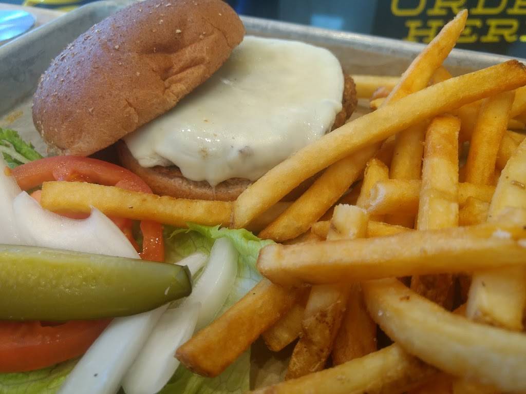 Lone Elm Taproom | restaurant | 14615 W 119th St, Olathe, KS 66062, USA | 9137645656 OR +1 913-764-5656