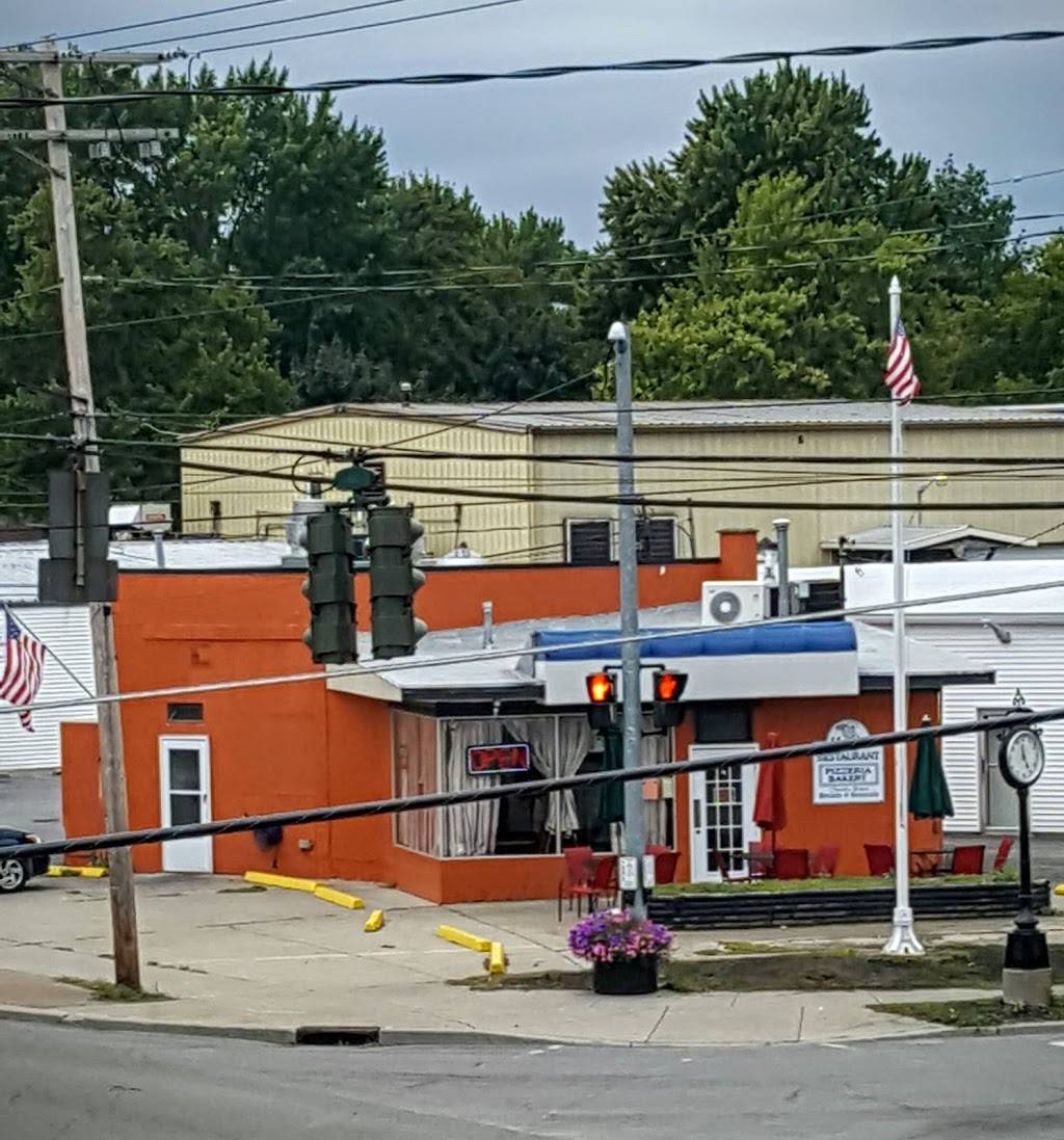 Mattys Pizzeria | restaurant | 288 Young St, Wilson, NY 14172, USA | 7167513907 OR +1 716-751-3907